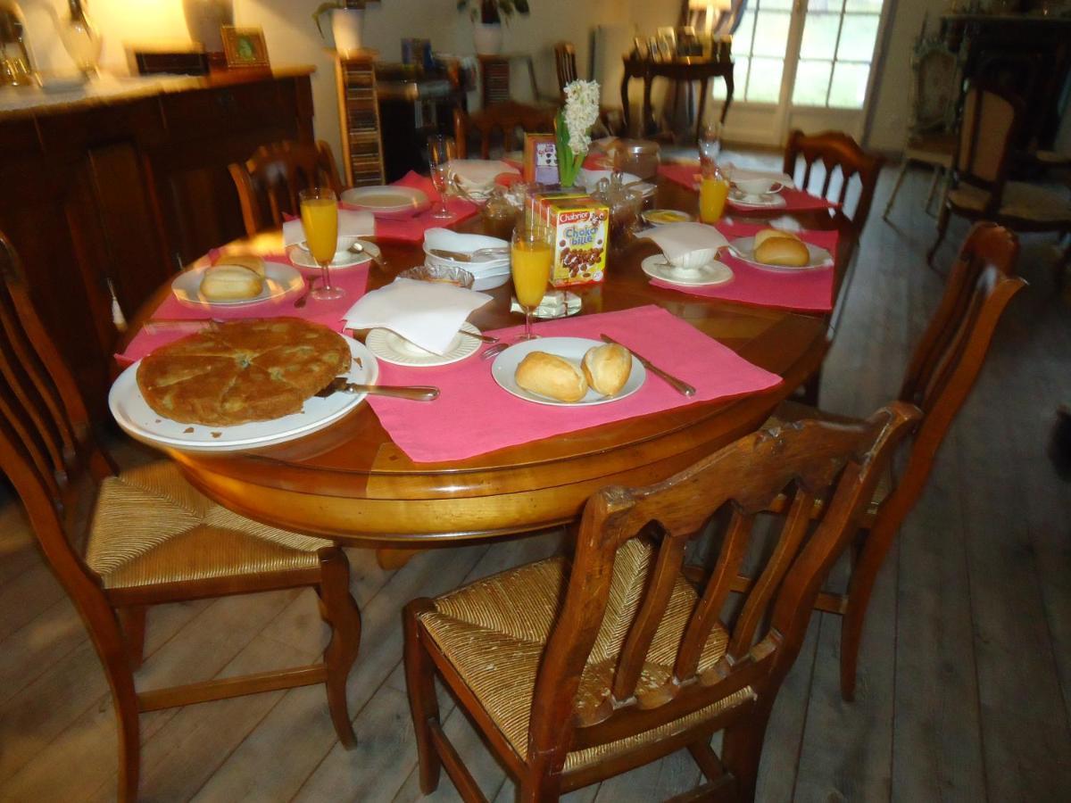 A La Cerisaie Bed & Breakfast Carignan-de-Bordeaux Eksteriør bilde